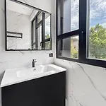 T1 103 Eaux Claires, Premium, Clim, Garage Privé *